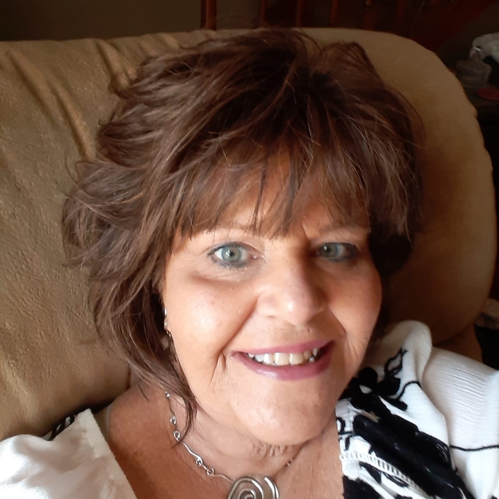 Meet your Posher, Lonna